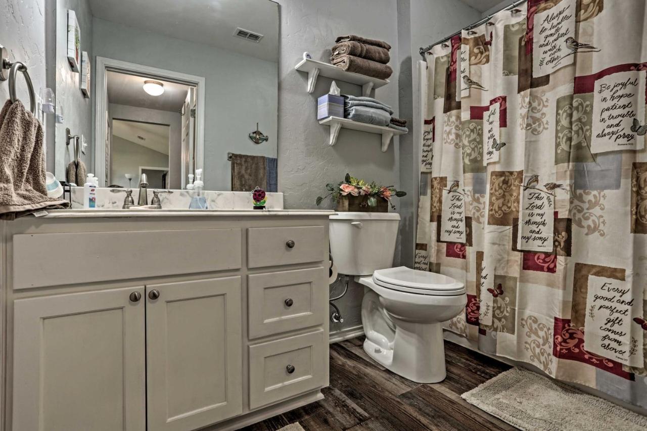Relaxing Texas Getaway, 1 Mile To Boat Ramp! Villa Jefferson Exterior photo